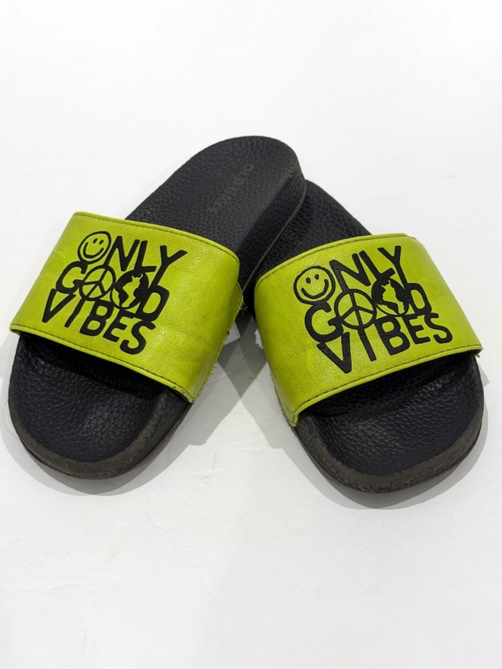 Kids Old Navy Only Good Vibes Slides Size 12/13